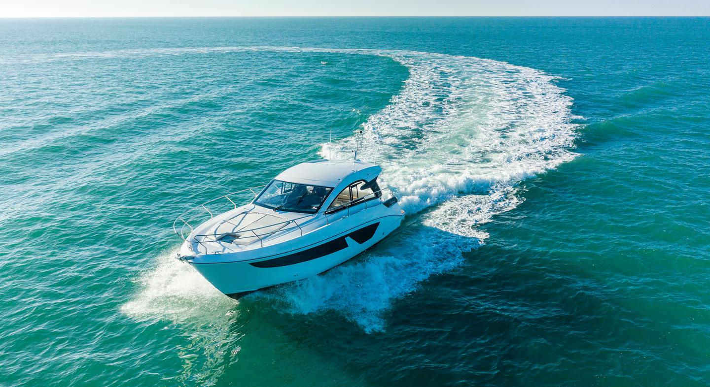 Gran_Turismo_41_Exterior_02